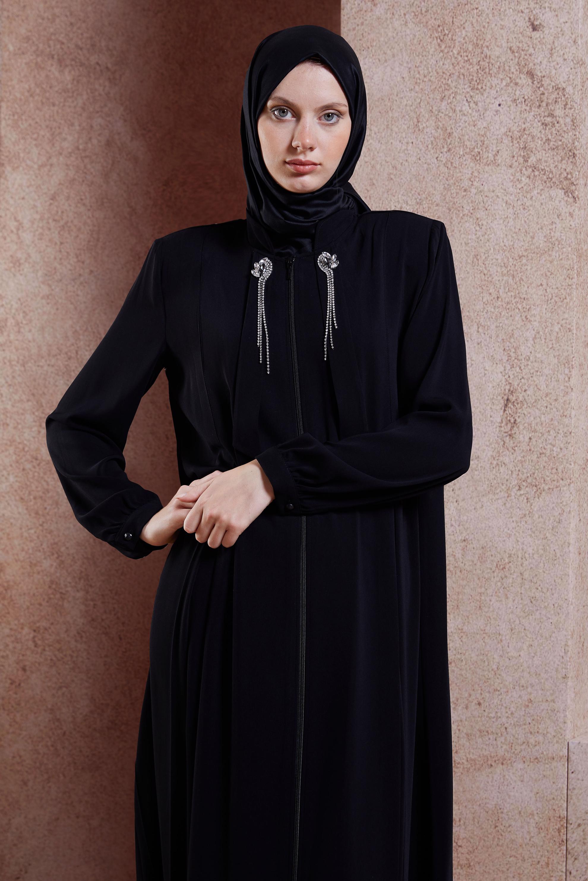 GEM DETAILED ABAYA ALV NA