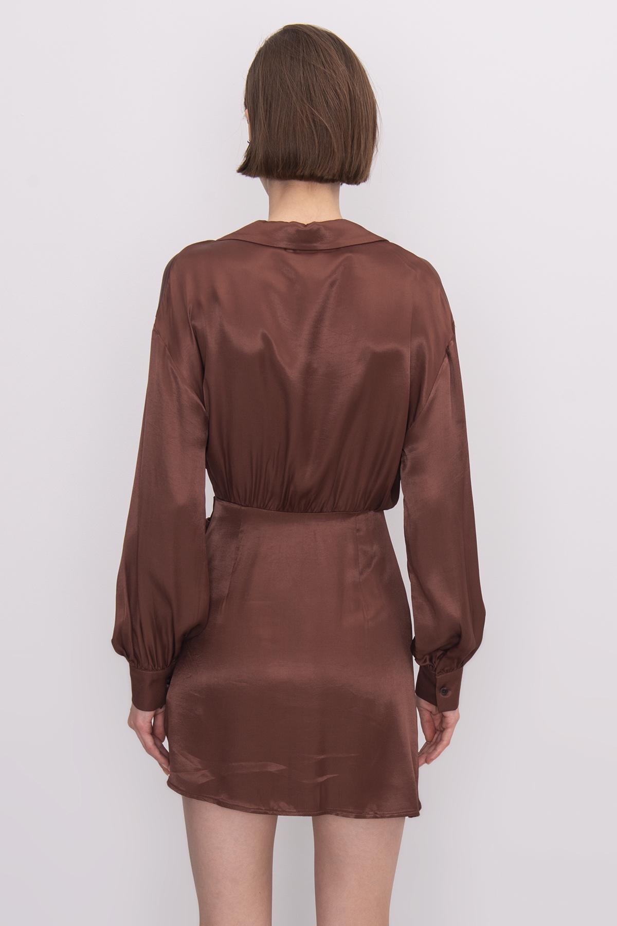 Bayan Kahverengi Kruvaze Yakalı Mini Saten Elbise