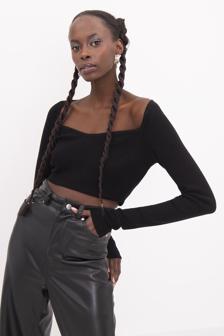 Bayan Siyah Geniş Yaka Detaylı Uzun Kol Crop Triko Body