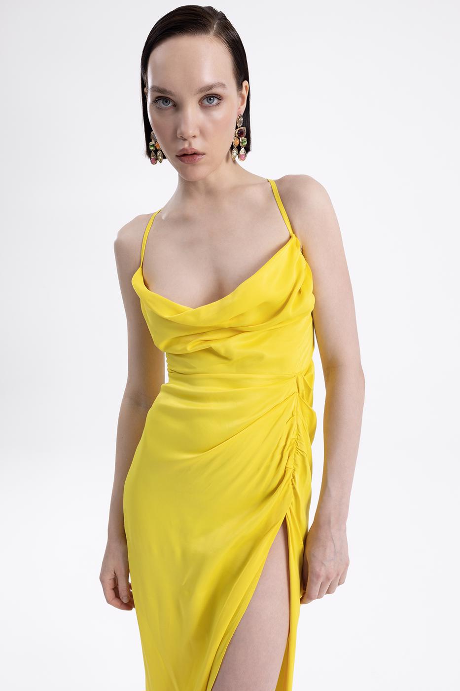 Bayan Sarı Askılı Degaje Yaka Midi Saten Elbise