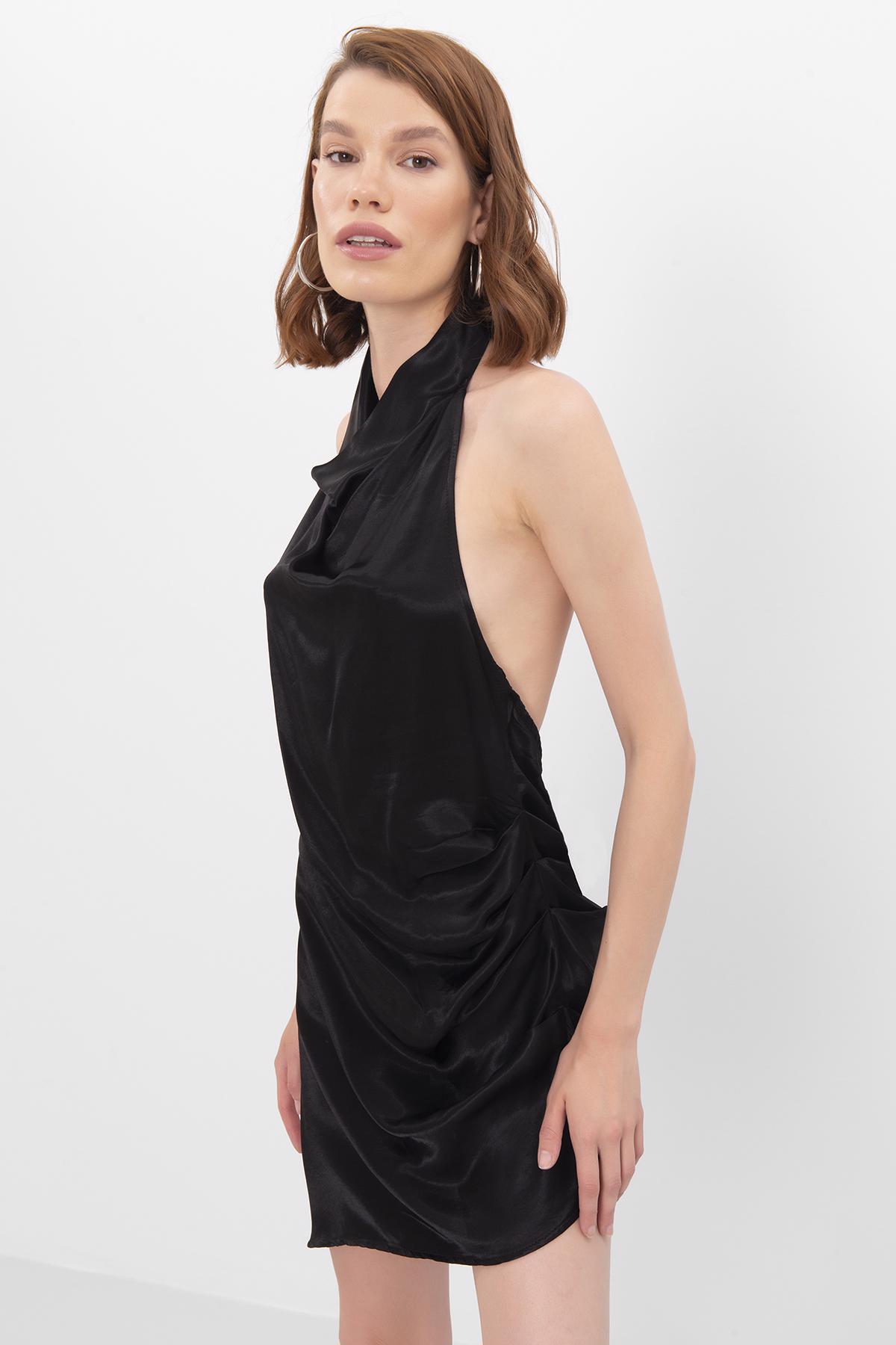 Bayan Siyah Asimetrik Etek Ucu Detaylı Mini Saten Elbise