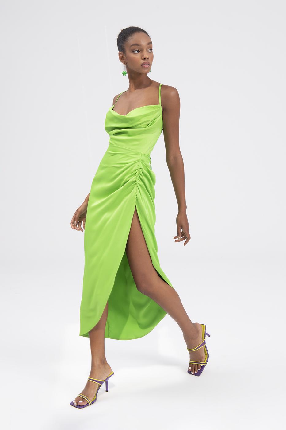 Bayan Yeşil Askılı Degaje Yaka Midi Saten Elbise