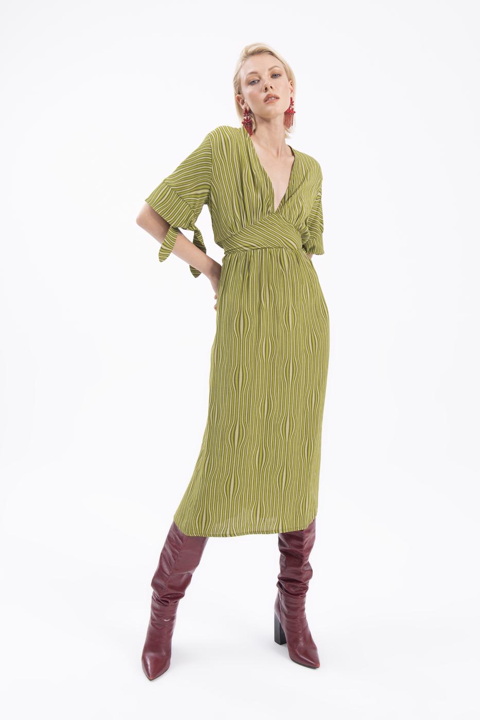Bayan Yeşil Derin V Yaka Kısa Kollu Midi Elbise