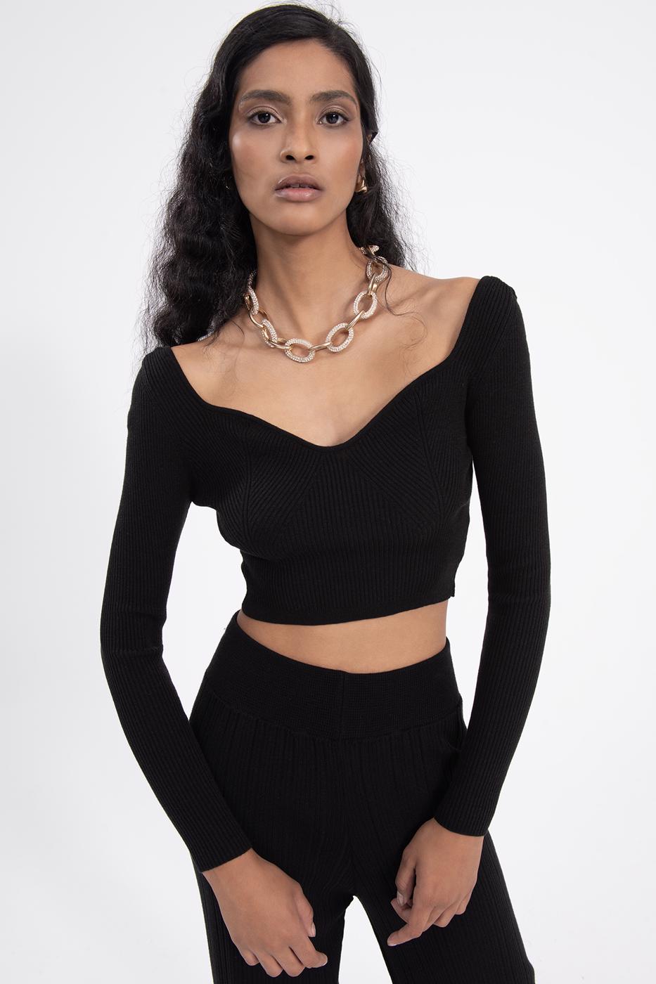 Bayan Siyah Göğüs Dekolteli Triko Crop Top