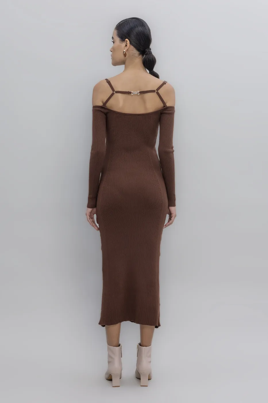 Bayan Kahverengi Carmen Yaka Askı Detaylı  Midi Triko Elbise