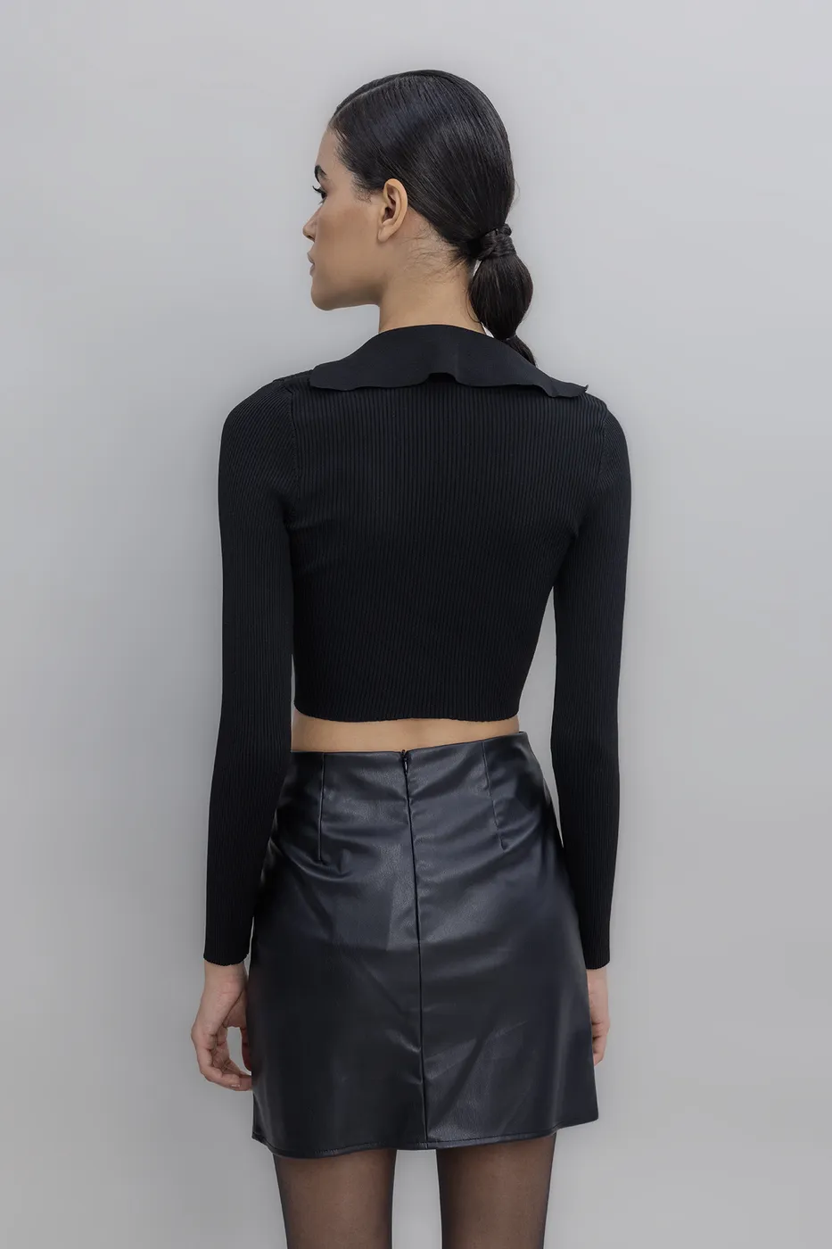 Bayan Siyah Yakalı Crop Top