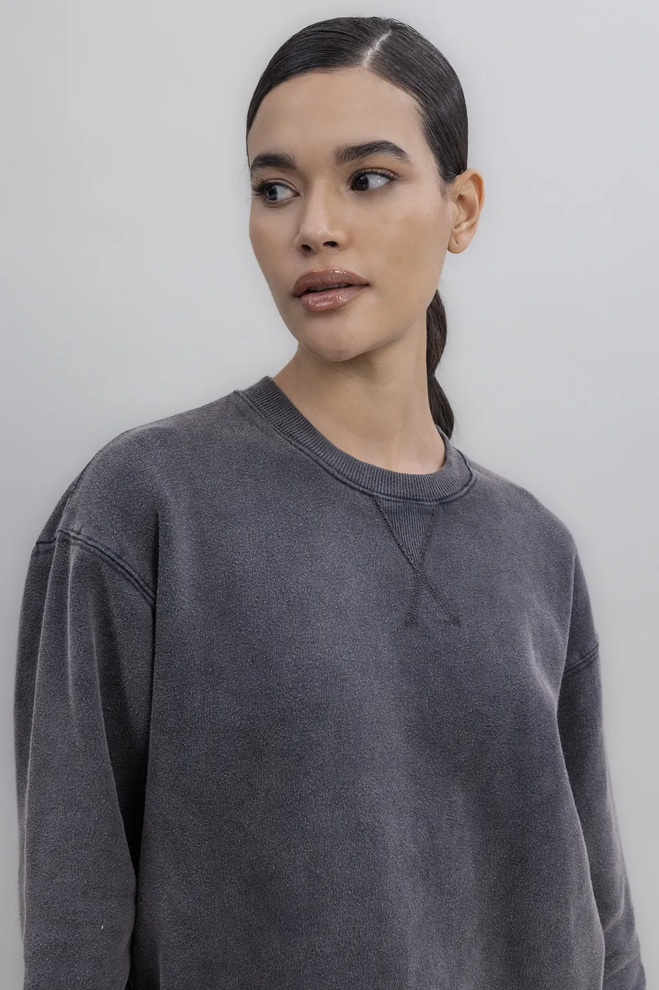 Bayan Antrasit Yıkamalı Şardonlu Basic Sweatshirt