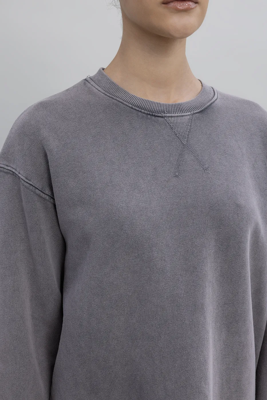 Bayan Gri Yıkamalı Şardonlu Basic Sweatshirt