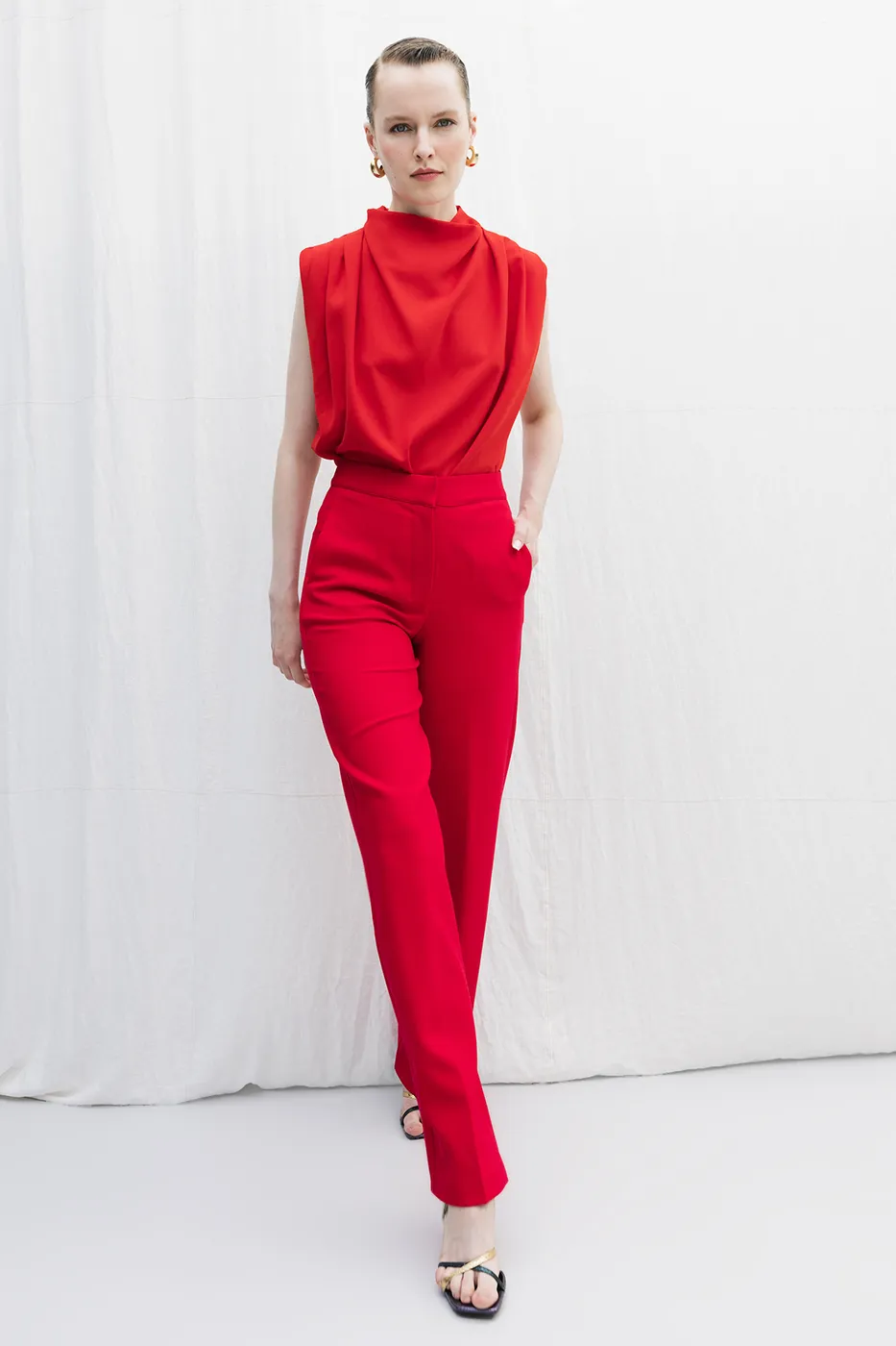 Bayan Kırmızı Klasik Düz Kesim  Kumaş Pantolon