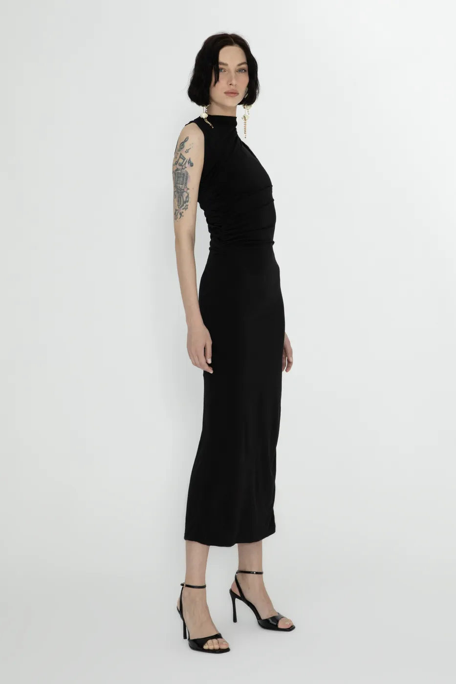 Bayan Siyah Dik Yakalı Drapeli Midi Elbise