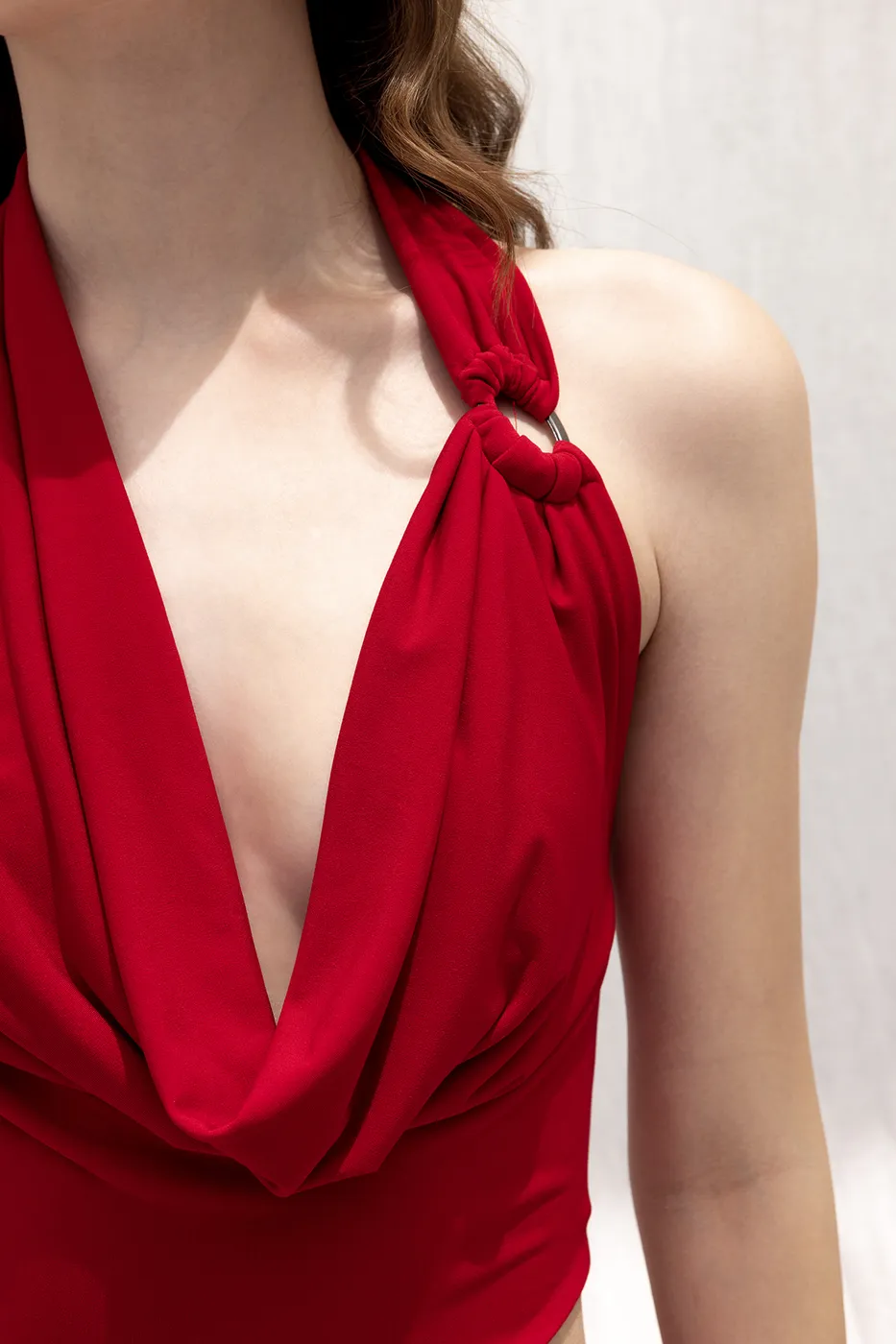 Bayan Kırmızı Degaje Yakalı Derin Yırtmaçlı Maksi Elbise