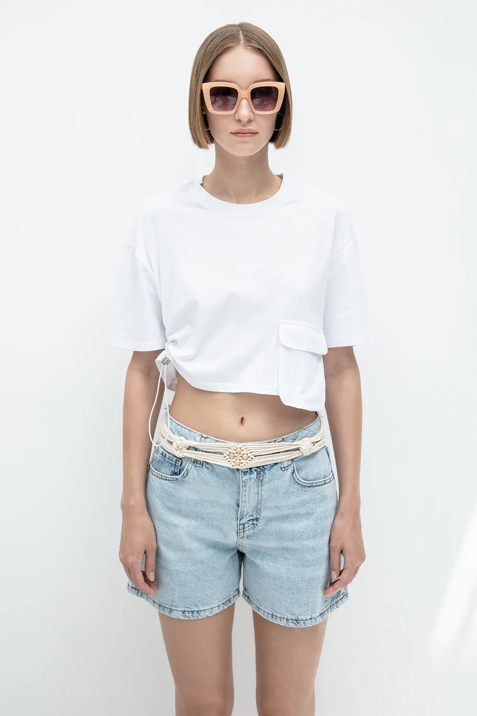 Bayan Beyaz Cep Detaylı Crop Tshirt