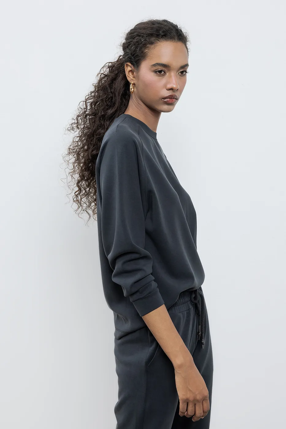 Bayan Siyah Bisiklet Yaka Basic Sweatshirt