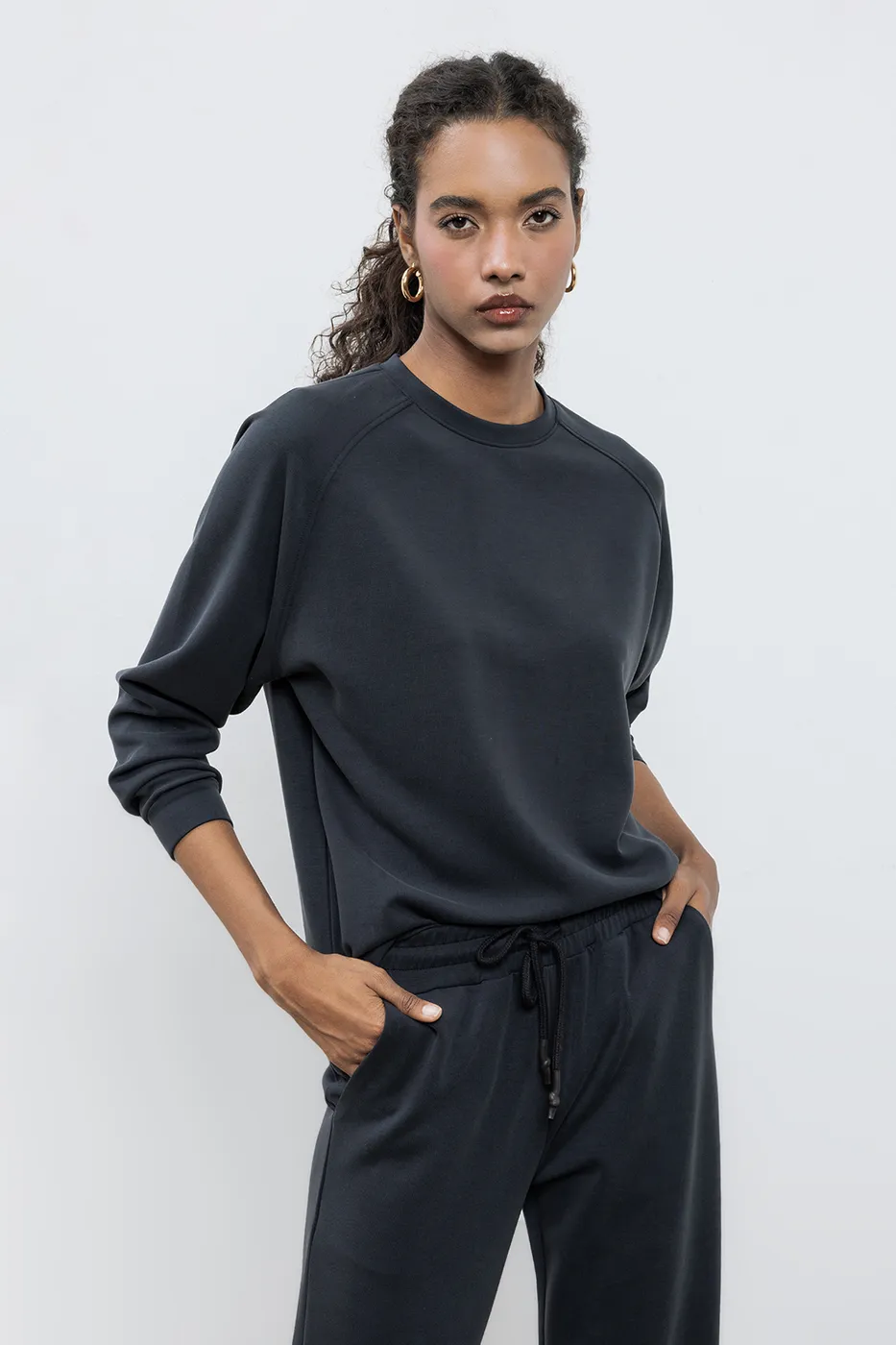 Bayan Siyah Bisiklet Yaka Basic Sweatshirt