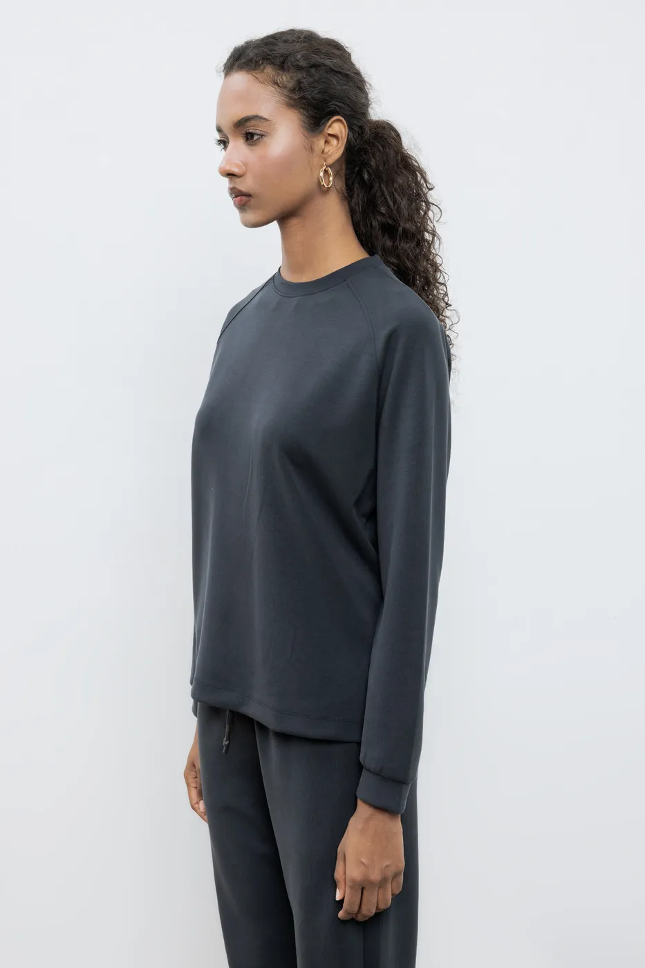 Bayan Siyah Bisiklet Yaka Basic Sweatshirt