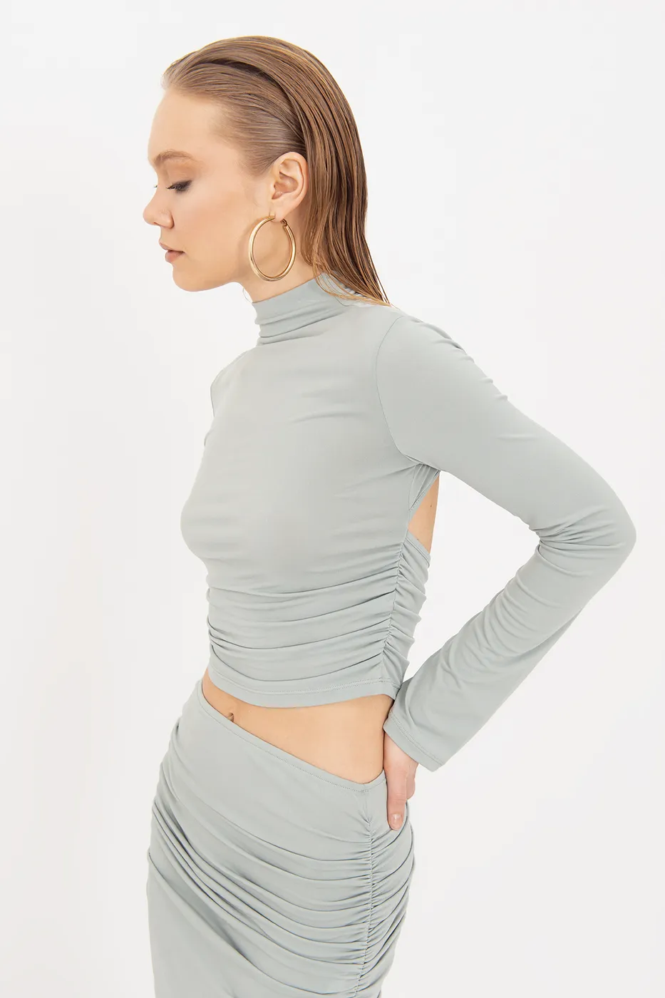 Bayan Yeşil Sırt Pencere Detaylı Crop Top