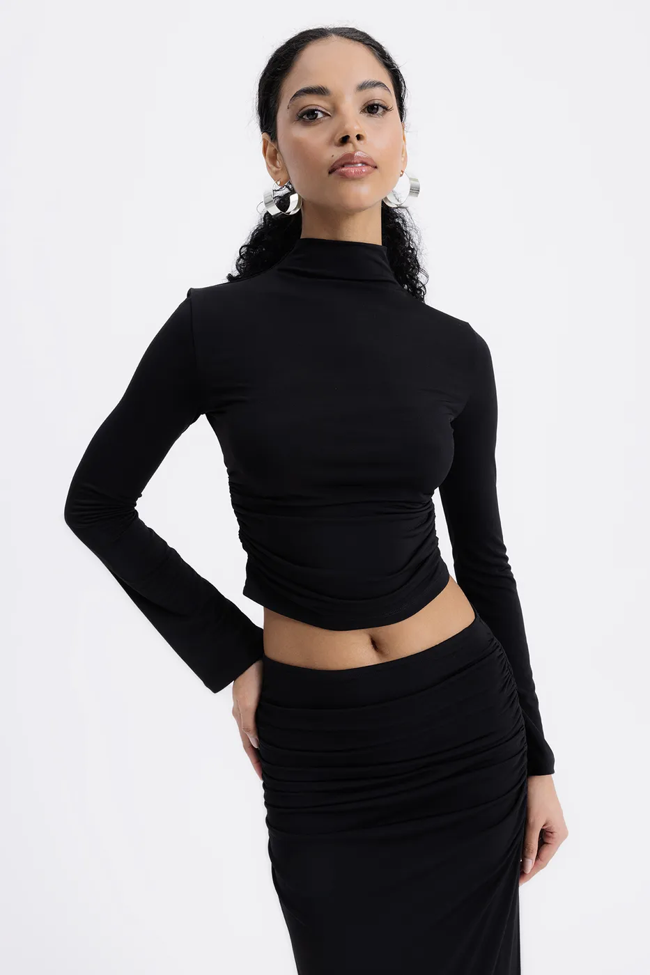 Bayan Siyah Sırt Pencere Detaylı Crop Top