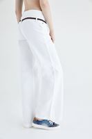 Bayan Beyaz Bol Kesim Pantolon