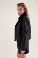 Bayan Siyah Yakası Kürk Detaylı Deri Ceket