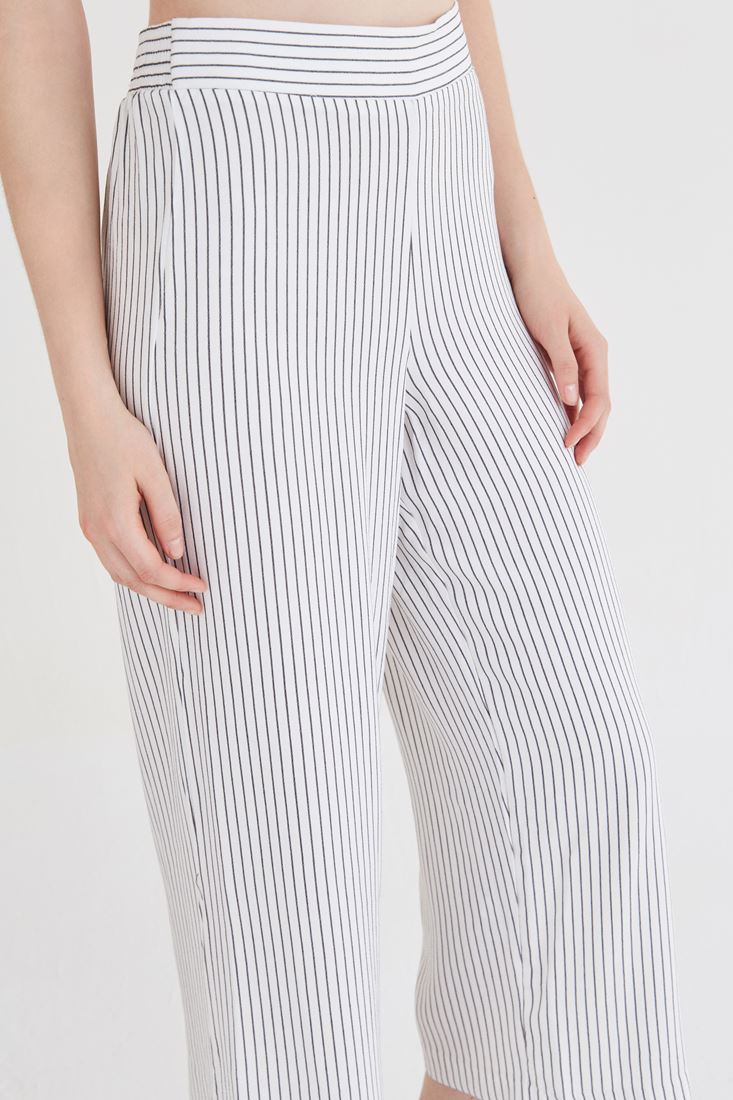 Bayan Beyaz/Siyah Çizgili Bol Pantolon