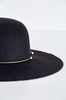 Bayan Siyah Metal Detaylı Şapka