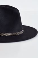 Bayan Siyah Zincir Detaylı Şapka