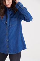 Bayan Mavi Yakası Fiyonk Detaylı Kot Gömlek