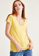 Bayan Sarı Biye Detaylı Basic Tişört