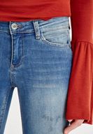 Bayan Mavi Orta Bel Dar Paça Yırtık Detaylı Denim Pantolon