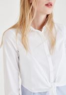 Bayan Beyaz Bağlama Detaylı Gömlek