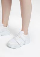 Bayan Beyaz Kalın Tabanlı Toka Detaylı Sneaker