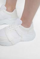 Bayan Beyaz Kalın Tabanlı Toka Detaylı Sneaker