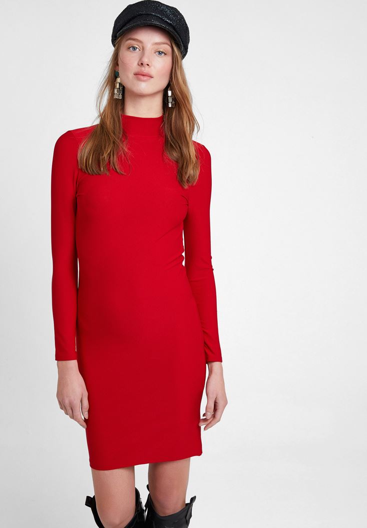 Bayan Kırmızı Sırt Detaylı Uzun Kollu Elbise