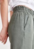 Bayan Yeşil Beli Lastikli Bilek Detaylı Pantolon ( TENCEL™ )