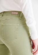 Bayan Yeşil Dar Paça Orta Bel Pantolon