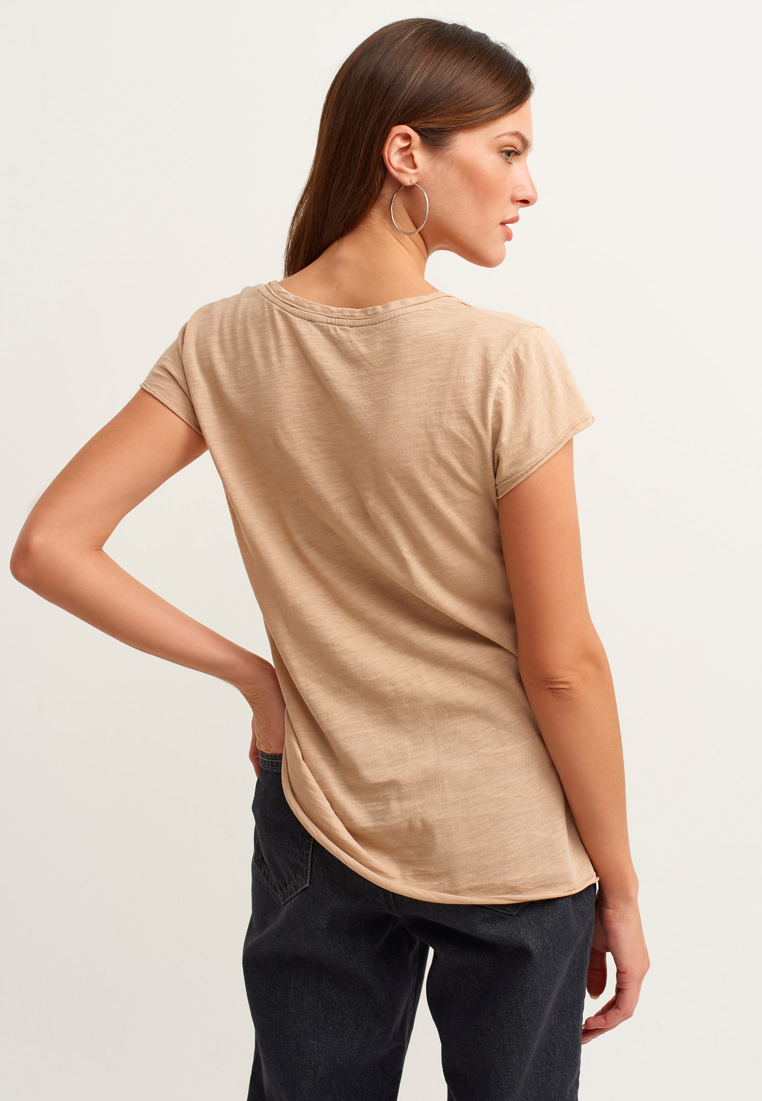 Women Cream Cotton U-neck T-shirt