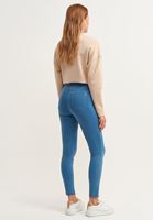Skinny Pantolon ve Denim Crop Ceket Kombini