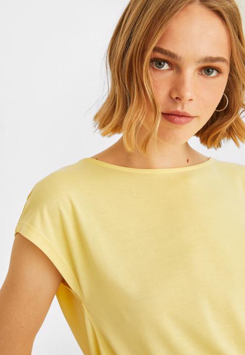 Yellow boat neck fashion