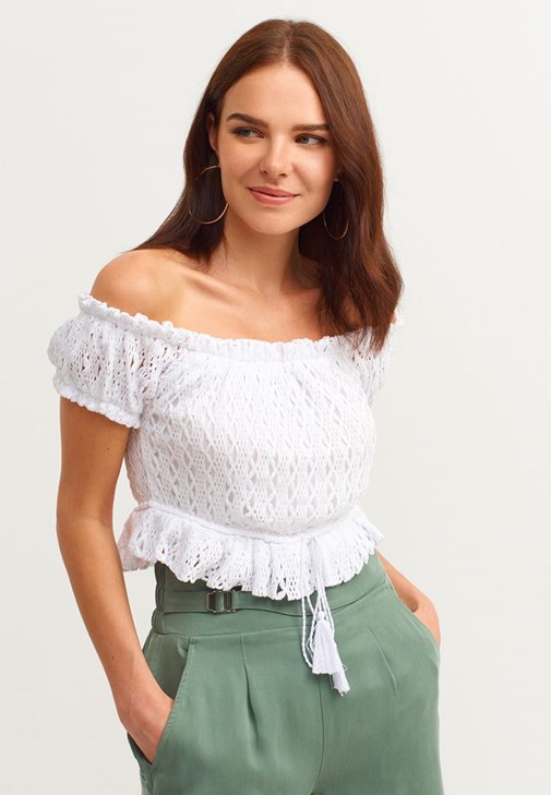 White Short Blouse With Lace Detail 