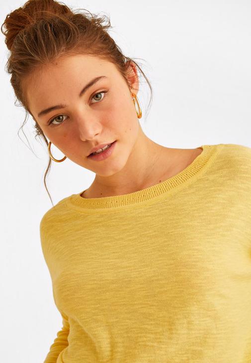 Yellow boat neck fashion