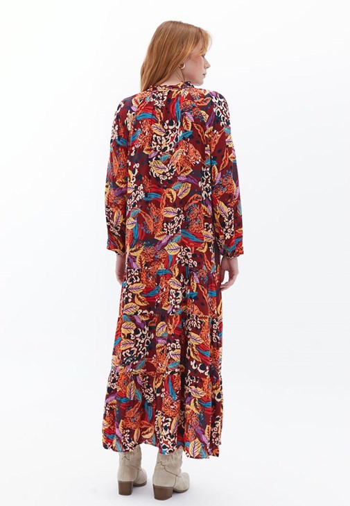 Renkli Floral Desenli Maxi Elbise ve Topuklu Terlik Kombini