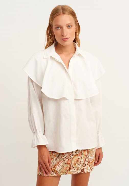 Bohem Desenli Mini Etek ve Fırfırlı Oversize Gömlek Kombini