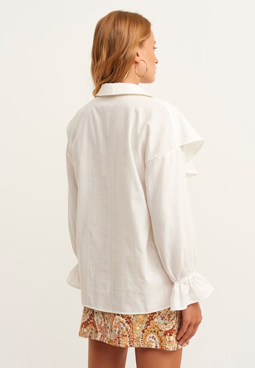 Bohem Desenli Mini Etek ve Fırfırlı Oversize Gömlek Kombini