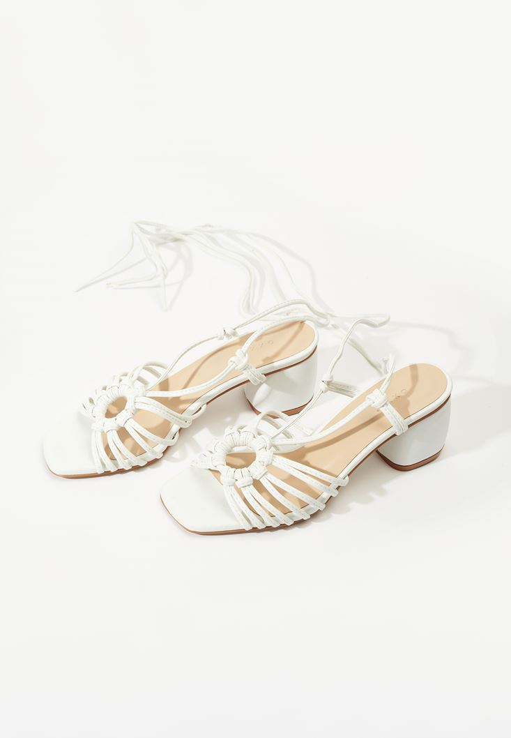Bayan Beyaz Düğüm Detaylı Topuklu Ayakkabı