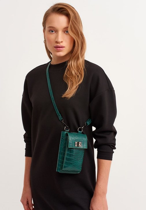 Zero-Neck Mini Sweat Elbise ve Uzun Postal Kombini