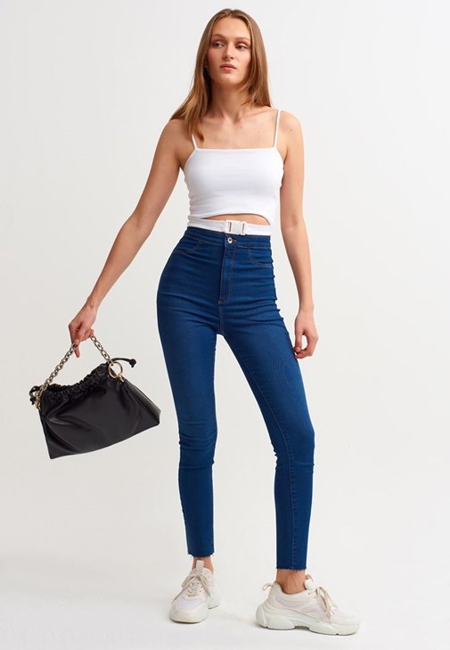 Toka Detaylı Crop Top Ve Denim Pantolon Kombini