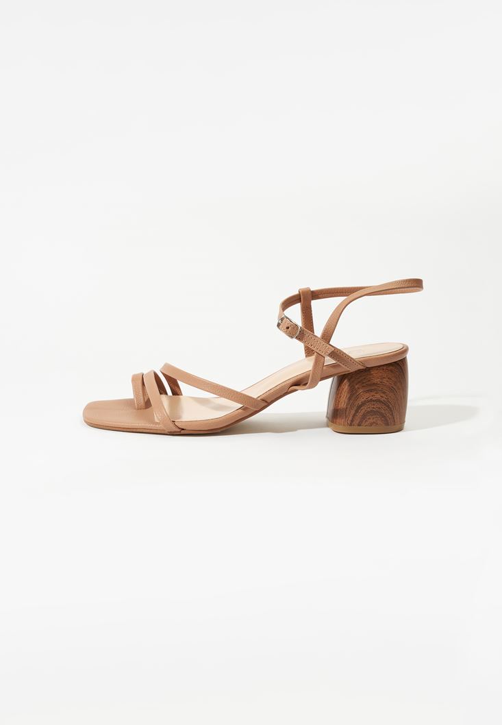 Bayan Kahverengi Bant Detaylı Topuklu Ayakkabı