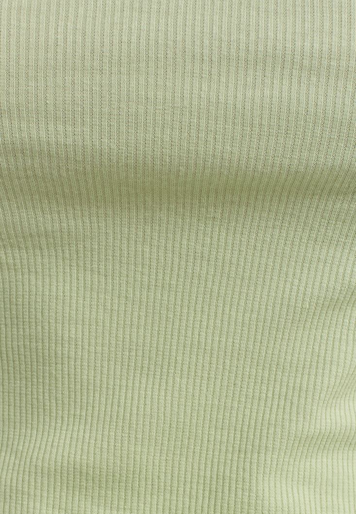 Bayan Yeşil Biye Detaylı V Yaka Crop Tişört