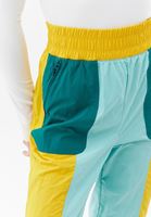 Waterproof Jogger Pantolon ve Tişört Kombini