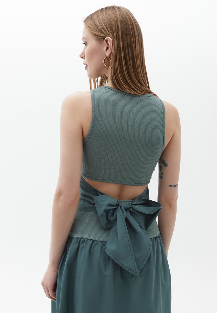 Women Green Singlet with Tie-up Detail at the Waist